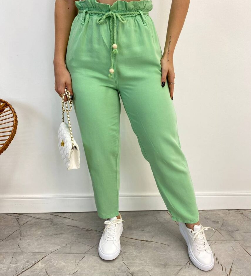 Calça Feminina Clochard Cropped com Cinto Liocel Verde - Fernanda Ramos Store