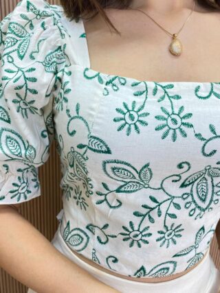 Cropped Feminino com Bojo Manga Bufante e Lastex Estampado em Verde - Fernanda Ramos Store