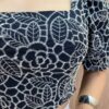 Cropped Feminino com Bojo Manga Bufante e Lastex Preto com Bordado Floral - Fernanda Ramos Store