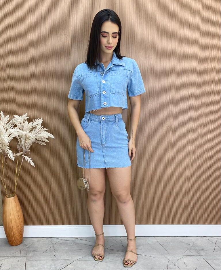 Cropped Feminino Manga Curta sem Bojo Jeans com Aplicações - Fernanda Ramos Store
