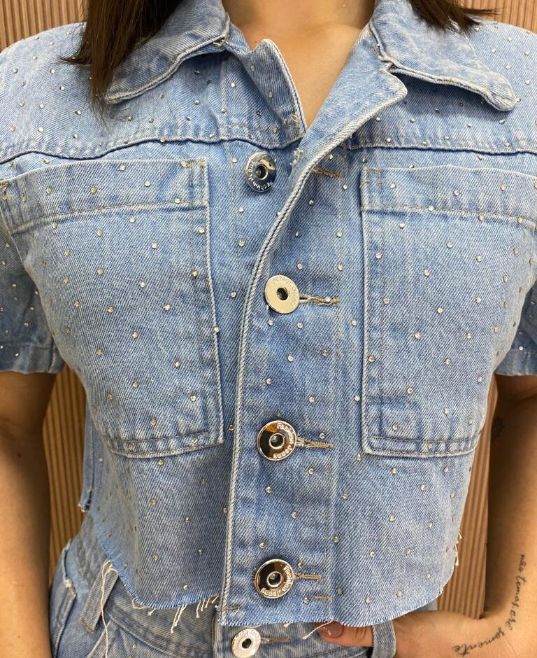 Cropped Feminino Manga Curta sem Bojo Jeans com Aplicações - Fernanda Ramos Store