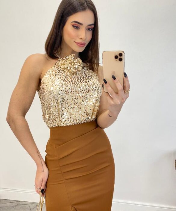 Cropped Feminino sem Bojo Detalhe em Flor Paetê Dourado - Fernanda Ramos Store