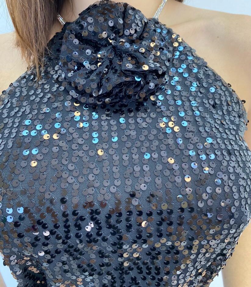 Cropped Feminino sem Bojo Detalhe em Flor Paetê Preto - Fernanda Ramos Store