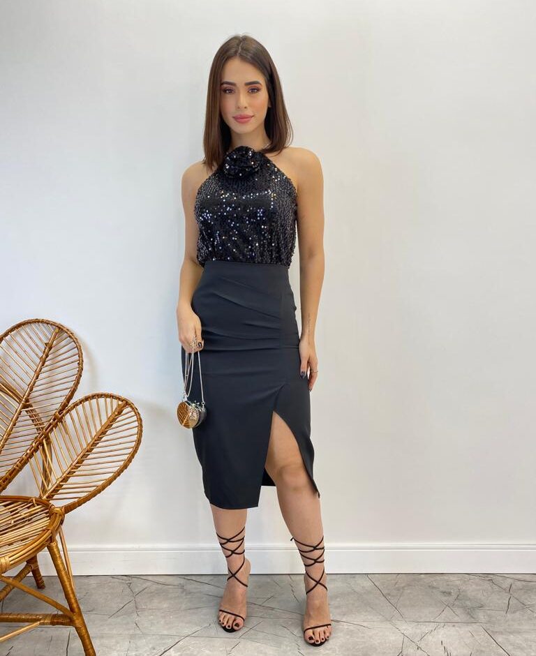 Cropped Feminino sem Bojo Detalhe em Flor Paetê Preto - Fernanda Ramos Store