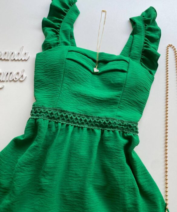 Vestido Curto Manuela com Bojo Verde Babado nas Alças - Fernanda Ramos Store