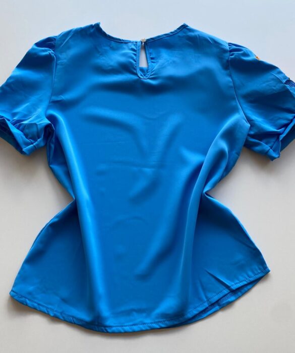 Blusa Feminina Manga Curta Aurora Azul com Detalhe Bordado - Fernanda Ramos Store