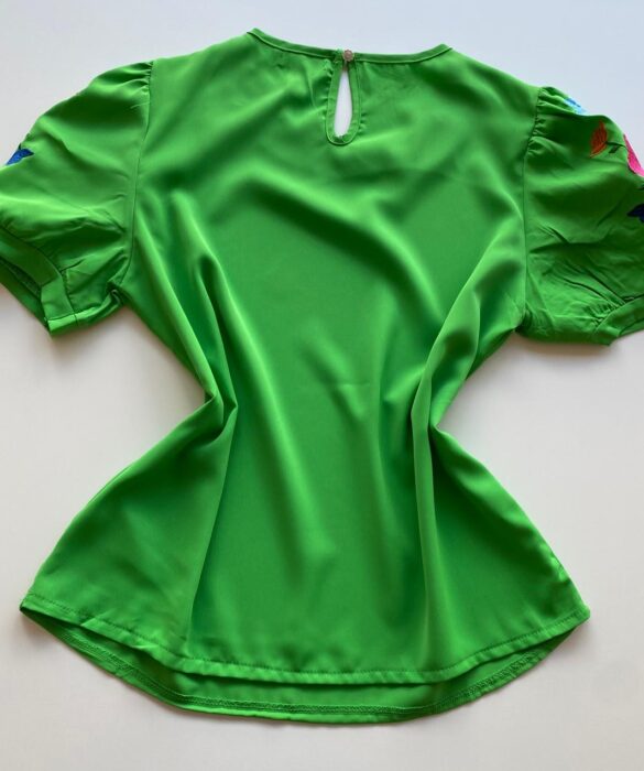 Blusa Feminina Manga Curta Aurora Verde com Detalhe Bordado - Fernanda Ramos Store