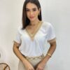 Blusa Feminina Manga Curta com Detalhe em Guipir Branca - Fernanda Ramos Store