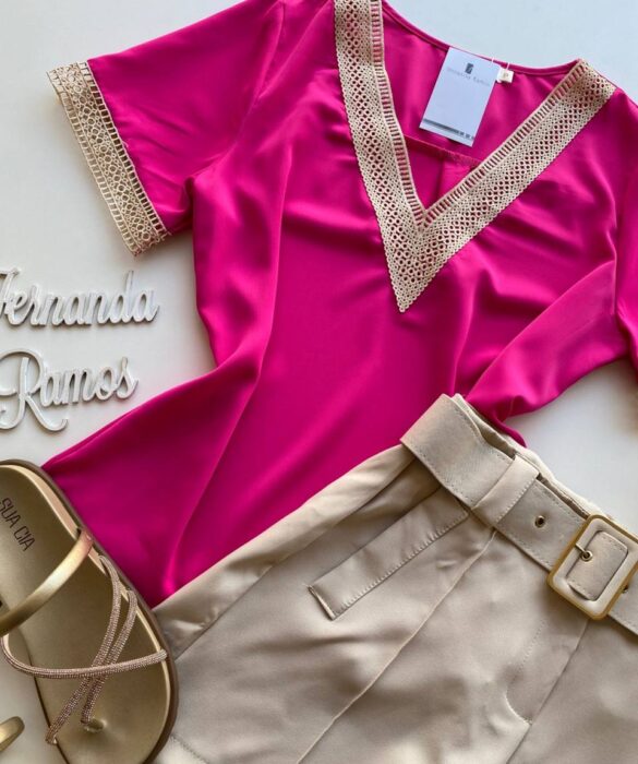 Blusa Feminina Manga Curta com Detalhe em Guipir Pink - Fernanda Ramos Store