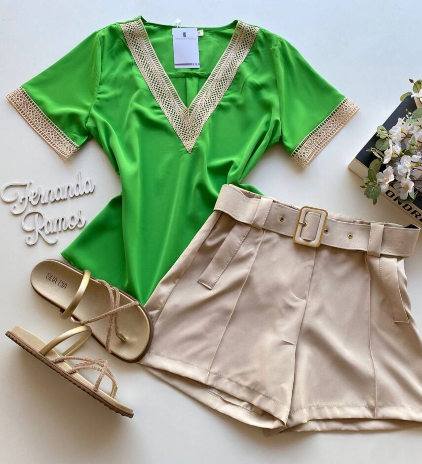 Blusa Feminina Manga Curta com Detalhe em Guipir Verde - Fernanda Ramos Store