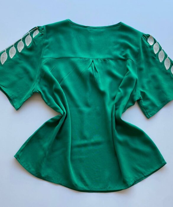 Blusa Feminina Sophia Manga Curta com Detalhe Bordado Verde - Fernanda Ramos Store