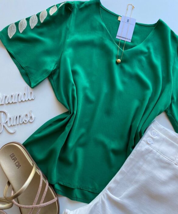 Blusa Feminina Sophia Manga Curta com Detalhe Bordado Verde - Fernanda Ramos Store