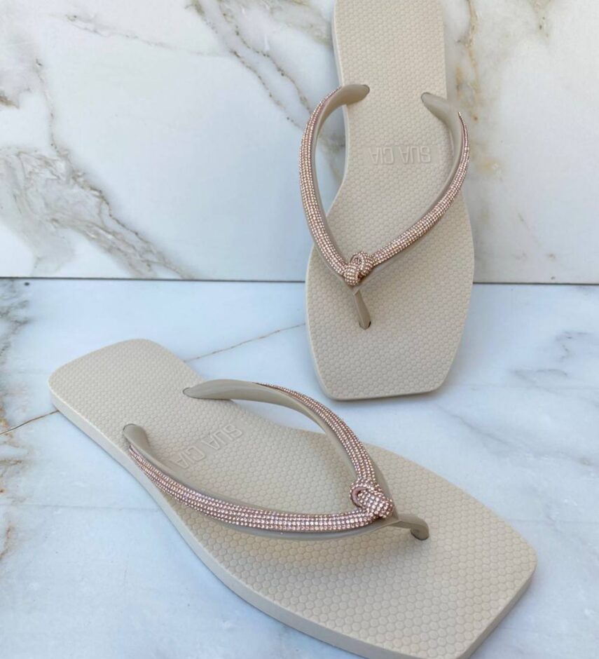 Chinelo Diamond Marfim com Detalhe em Strass Cobre - Fernanda Ramos Store