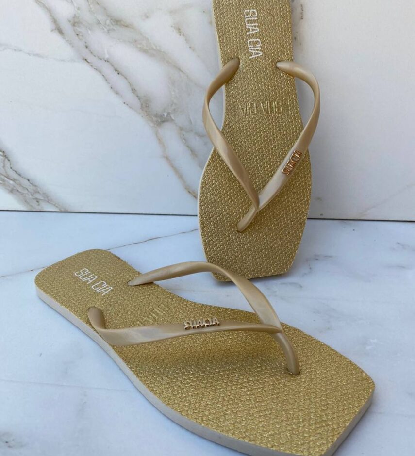 Chinelo Gliter Ouro Cristal com Correia Fina - Fernanda Ramos Store