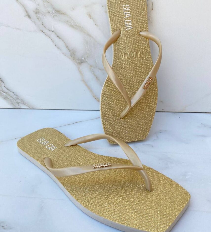 Chinelo Gliter Ouro Cristal com Correia Fina - Fernanda Ramos Store