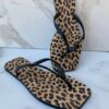 Chinelo Preto Animal Print com Correia Fina - Fernanda Ramos Store