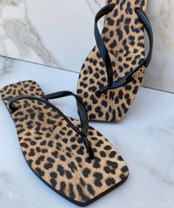 Chinelo Preto Animal Print com Correia Fina - Fernanda Ramos Store