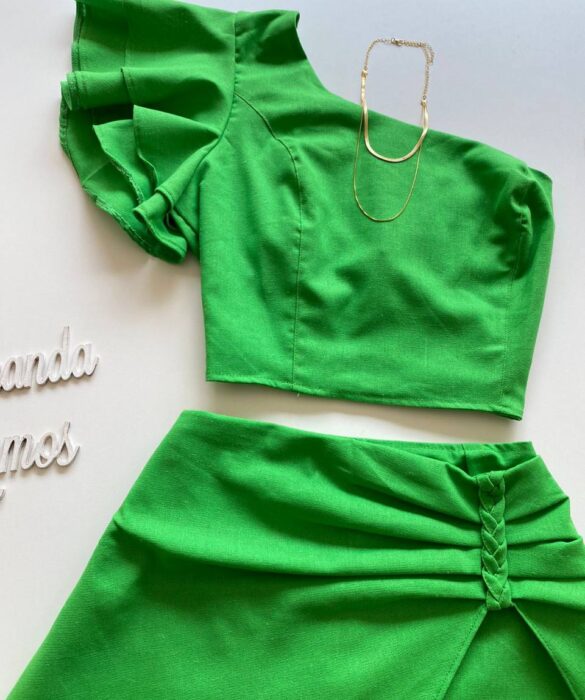 Conjunto Feminino Cropped sem Bojo Nula Manga e Short Saia Verde - Fernanda Ramos Store