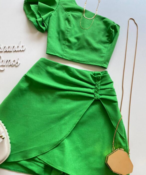 Conjunto Feminino Cropped sem Bojo Nula Manga e Short Saia Verde - Fernanda Ramos Store