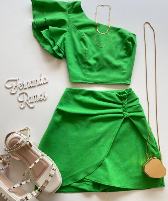 Conjunto Feminino Cropped sem Bojo Nula Manga e Short Saia Verde - Fernanda Ramos Store