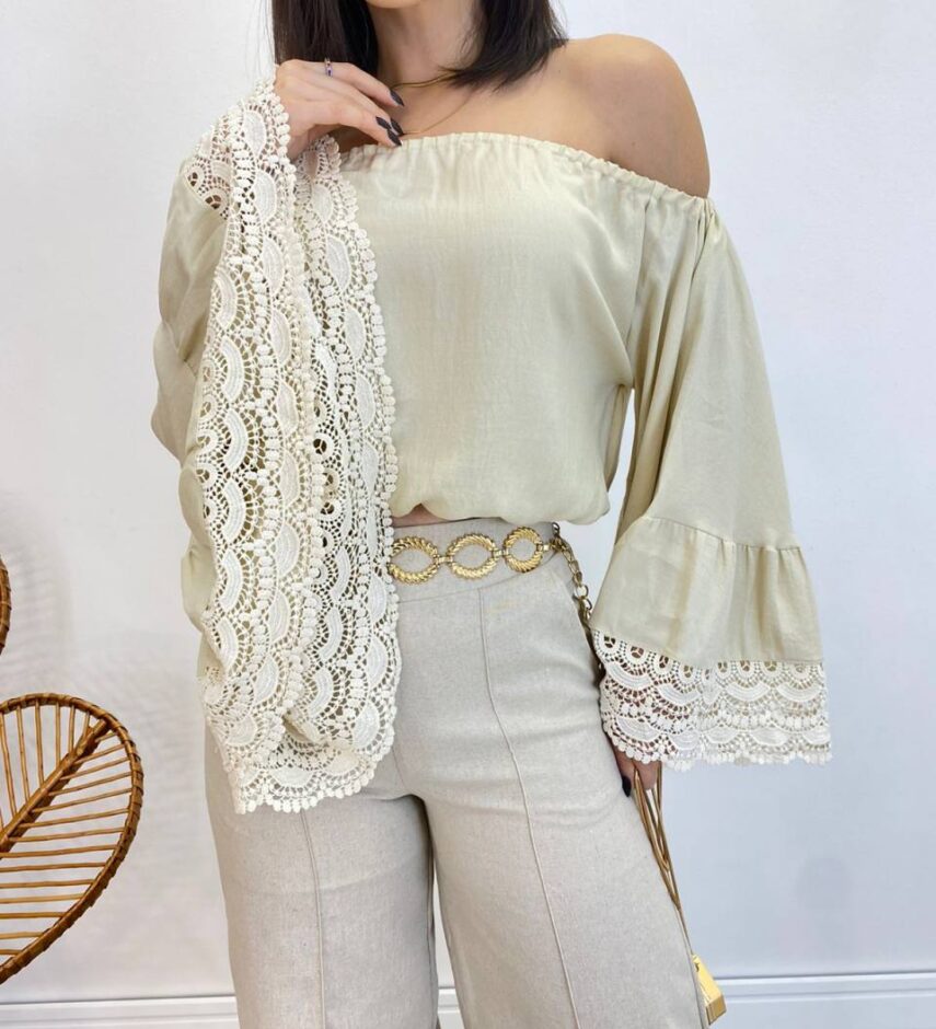 Cropped Feminino Bia Ombro a Ombro Nude com Manga Ampla - Fernanda Ramos Store
