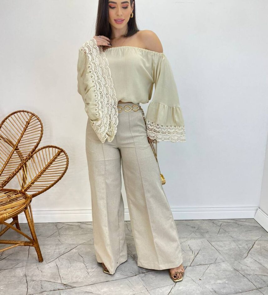 Cropped Feminino Bia Ombro a Ombro Nude com Manga Ampla - Fernanda Ramos Store