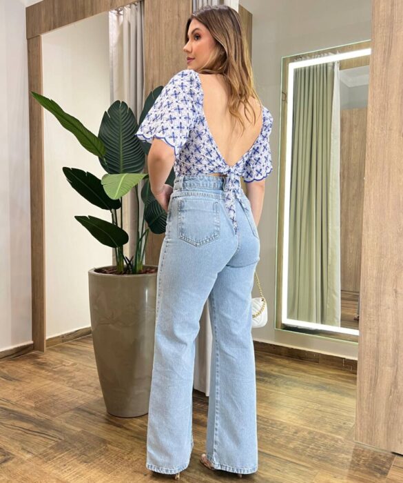 Cropped Feminino com Bojo de Laise Branco Bordado de Azul - Fernanda Ramos Store