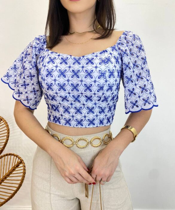 Cropped Feminino com Bojo de Laise Branco Bordado de Azul - Fernanda Ramos Store