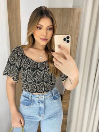 Cropped Feminino com Bojo e Amarração Atrás Preto Bordado - Fernanda Ramos Store