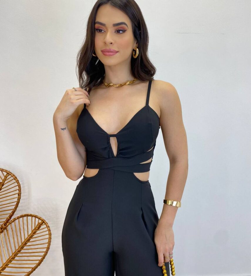 Macacão Longo Feminino com Bojo e Abertura Preto - Fernanda Ramos Store