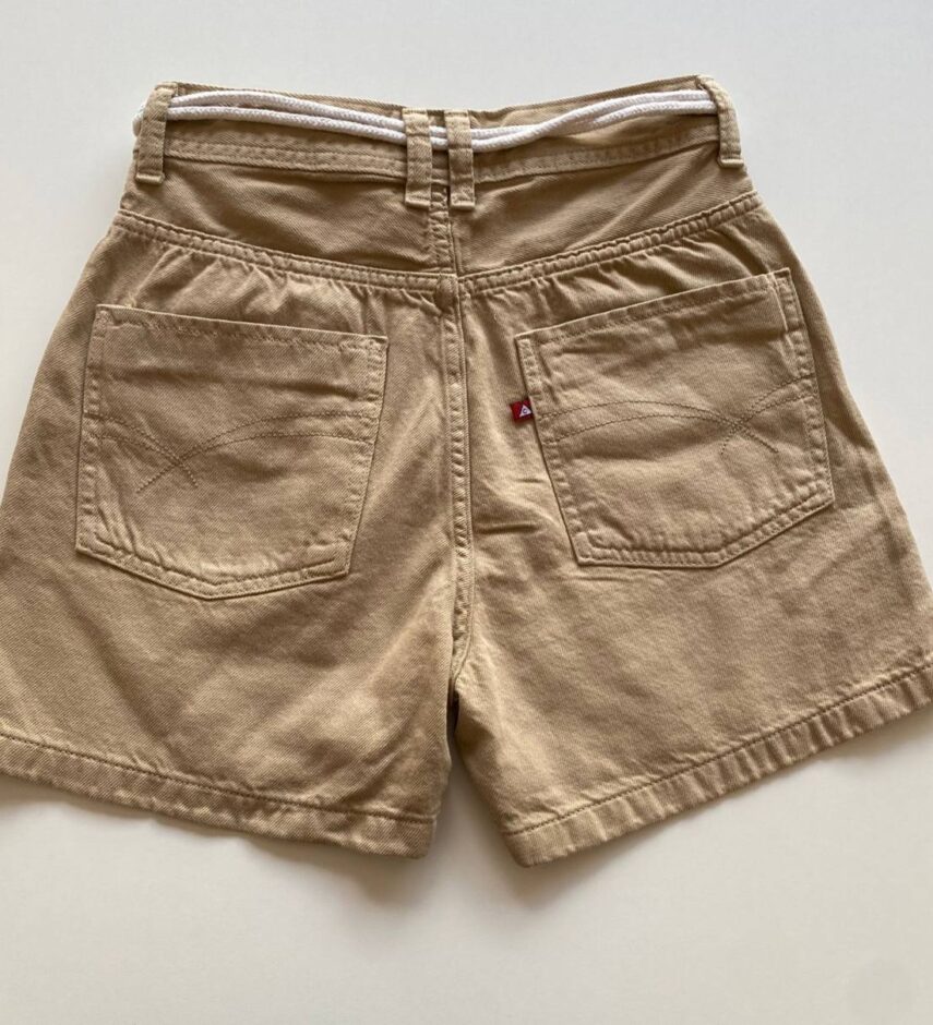 Short Feminino Sarja Boyfriend Alto com Cinto Bege - Fernanda Ramos Store