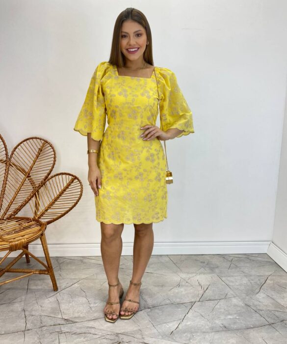 Vestido Curto sem Bojo Amarelo com Amarração Atrás Bordado Floral - Fernanda Ramos Store