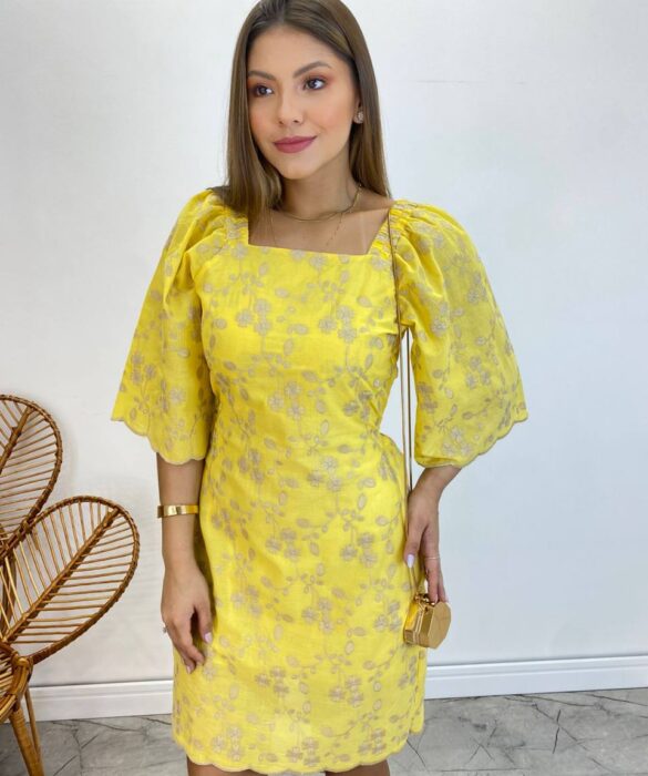 Vestido Curto sem Bojo Amarelo com Amarração Atrás Bordado Floral - Fernanda Ramos Store