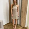 Vestido Feminino Curto de Paetê sem Bojo com Detalhe em Flor Bege - Fernanda Ramos Store