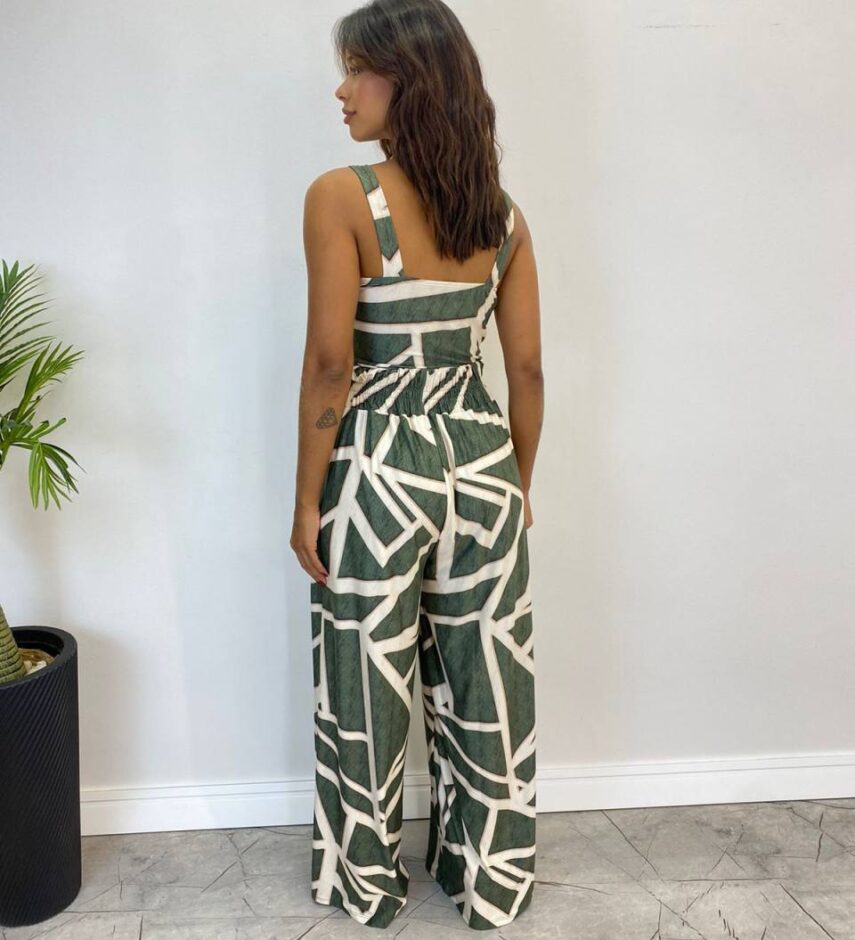 Conjunto Feminino Cropped com Bojo e Calça Pantalona Estampada - Fernanda Ramos Store