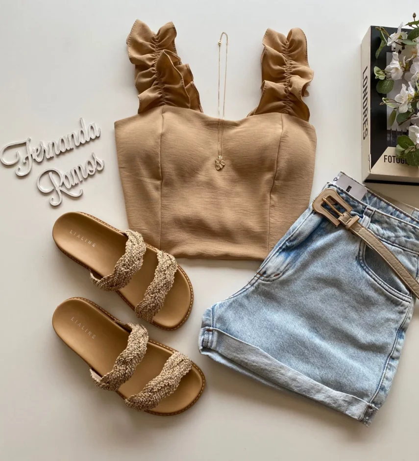 Cropped Feminino com Bojo e Lastex Babado nas Alças Bege - Fernanda Ramos Store