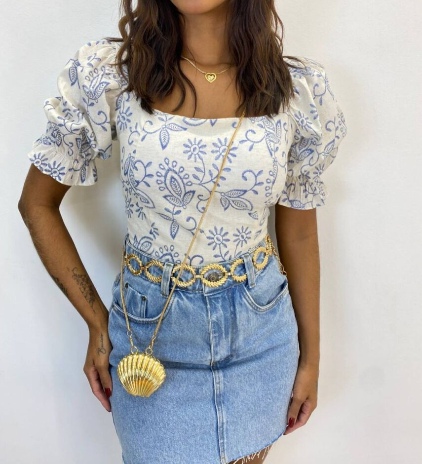 Cropped Feminino com Bojo Manga Bufante Estampado em Azul - Fernanda Ramos Store
