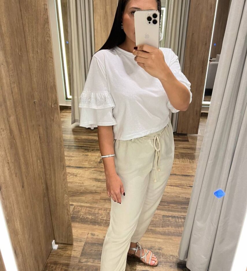 Cropped Feminino Fernanda Branco sem Bojo com Aplicações na Manga - Fernanda Ramos Store