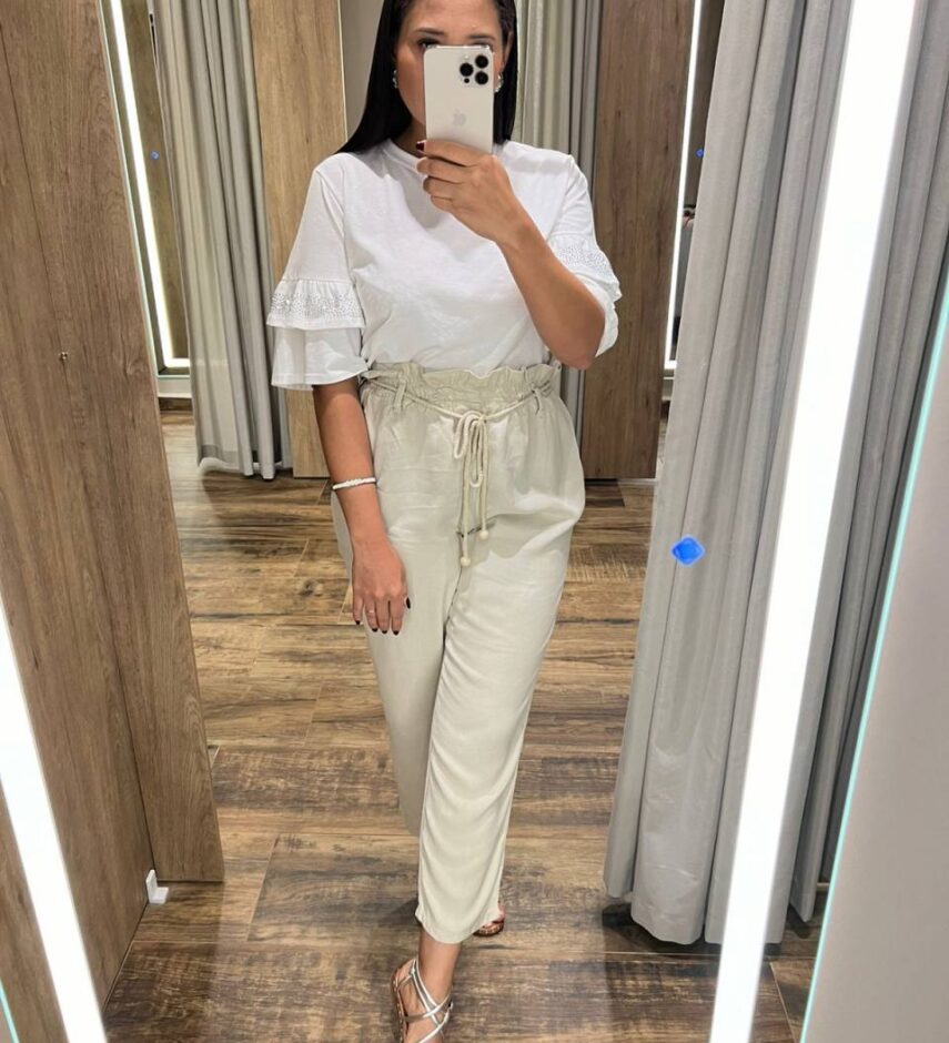 Cropped Feminino Fernanda Branco sem Bojo com Aplicações na Manga - Fernanda Ramos Store