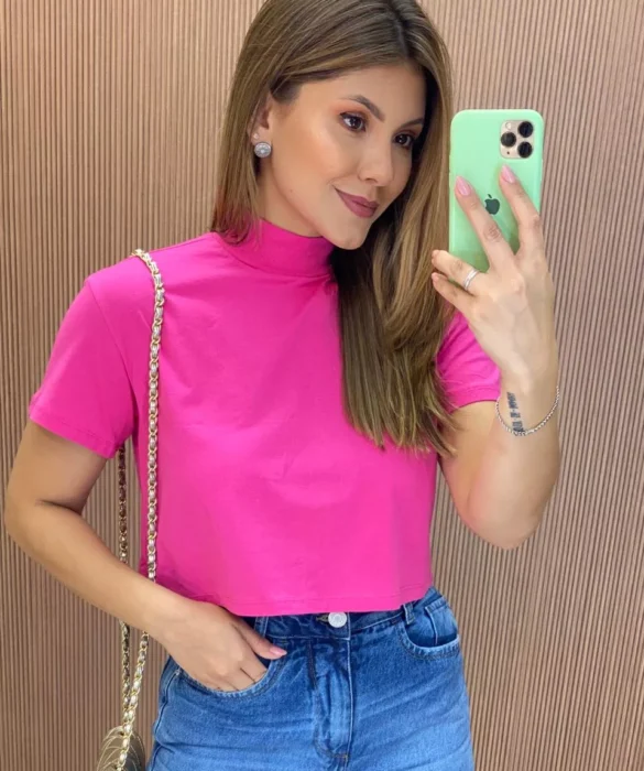 Cropped Manga Curta Básica com Gola Pink - Fernanda Ramos Store