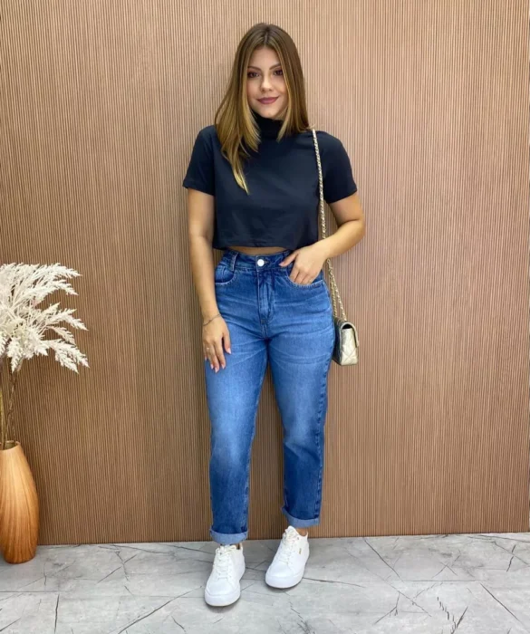 Cropped Manga Curta Básica com Gola Preta - Fernanda Ramos Store