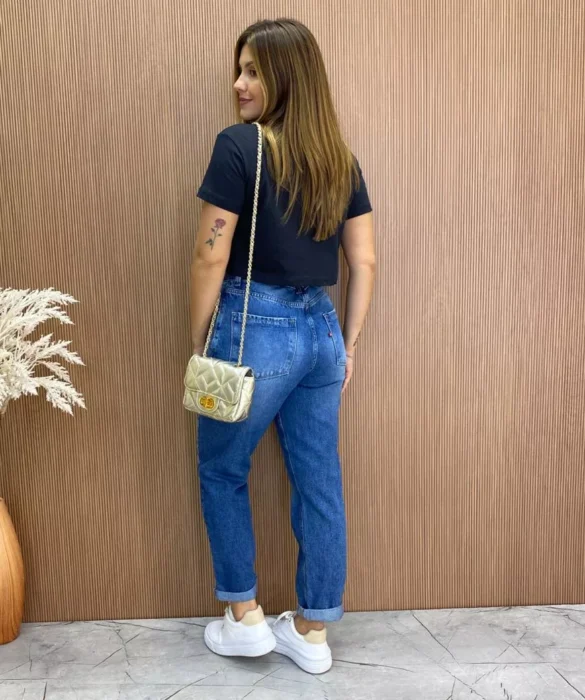 Cropped Manga Curta Básica com Gola Preta - Fernanda Ramos Store