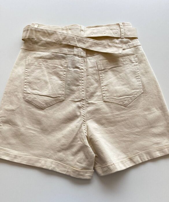 Short Feminino com Cinto e Detalhe em Pregas Bege - Fernanda Ramos Store