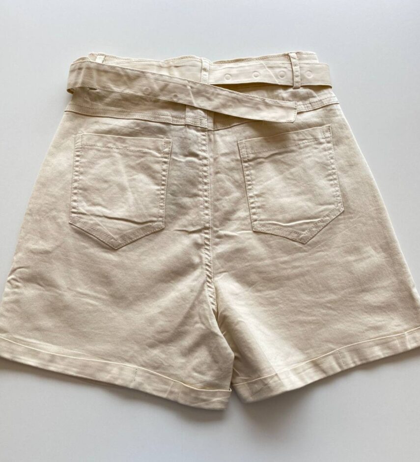 Short Feminino com Cinto e Detalhe em Pregas Bege - Fernanda Ramos Store
