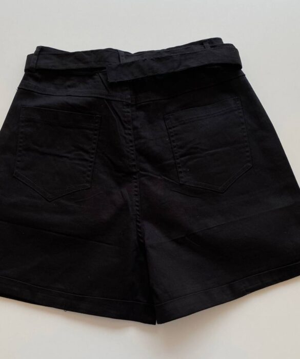 Short Feminino com Cinto e Detalhe em Pregas Preto - Fernanda Ramos Store