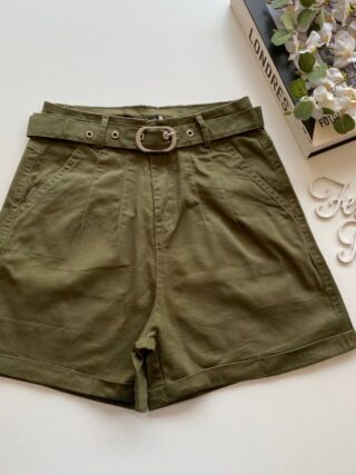 Short Feminino com Cinto e Detalhe em Pregas Verde Militar - Fernanda Ramos Store