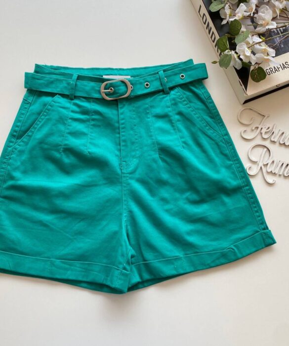 Short Feminino com Cinto e Detalhe em Pregas Verde Água - Fernanda Ramos Store