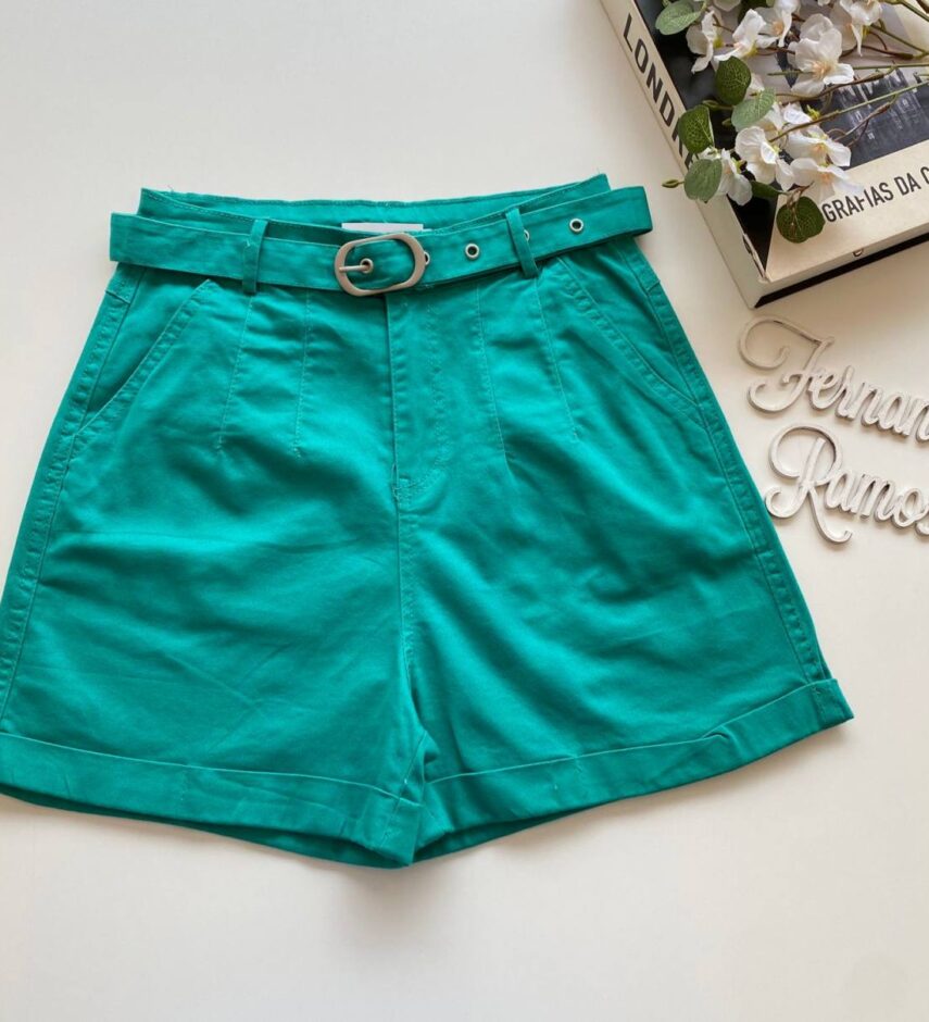 Short Feminino com Cinto e Detalhe em Pregas Verde Água - Fernanda Ramos Store
