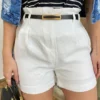 Short Feminino Juliana com Cinto Branco - Fernanda Ramos Store