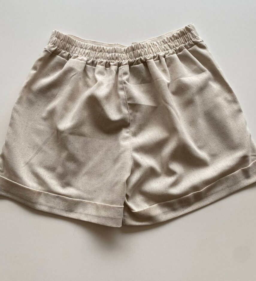 Short Feminino Viscolinho Jéssica com Bolsos Cru - Fernanda Ramos Store